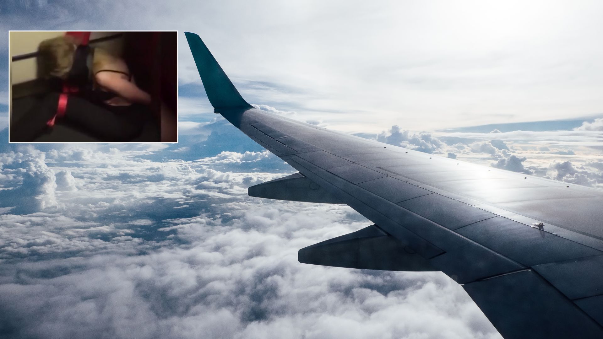 Пияна рускиня беснее в самолет, връзват я, за да е мирна (видео)