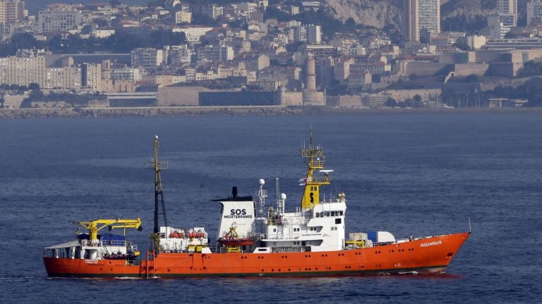Каталуния готова да приеме кораба "Акуариус" със 141 мигранти