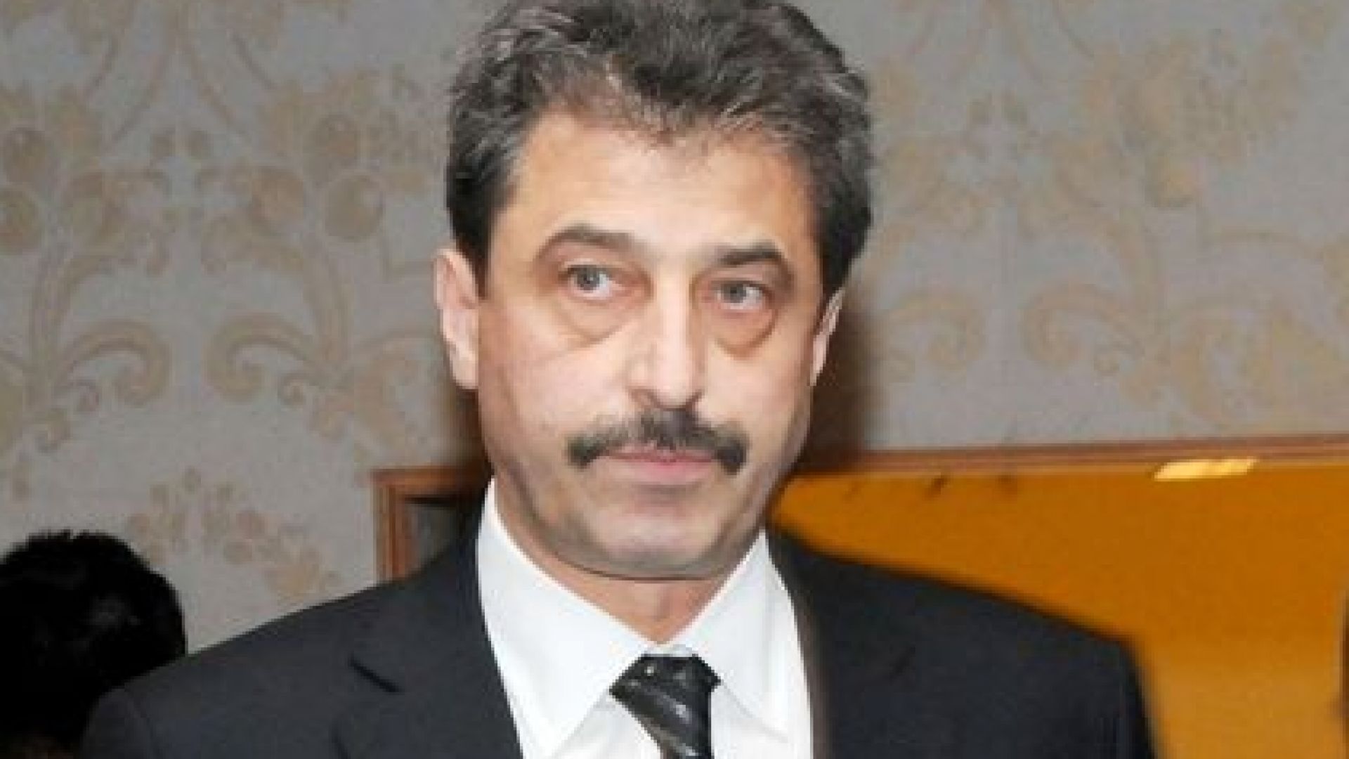 Банкерът Цветан Василев давал по 10 млн лева месечно на