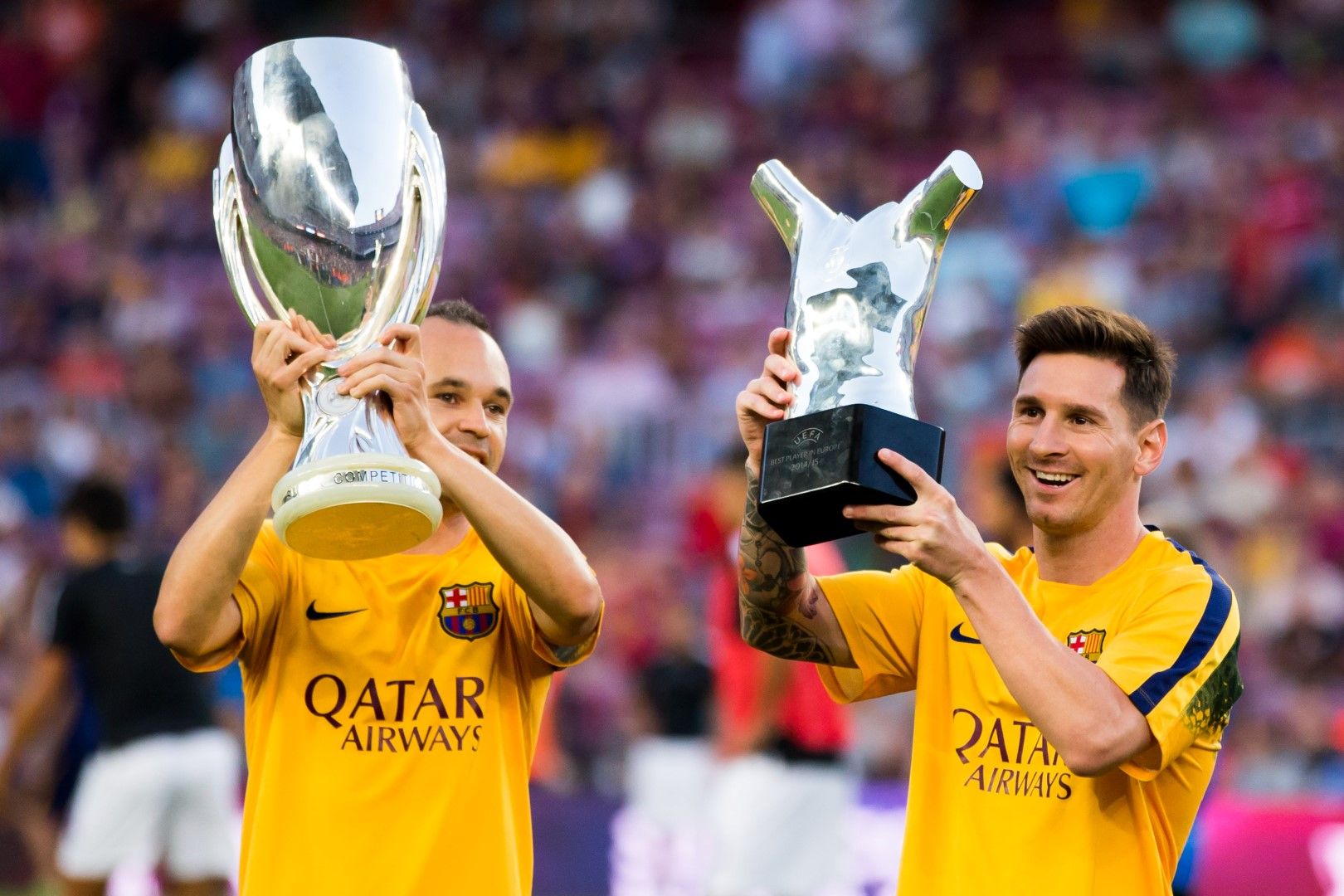  2015 г. - Андрес Иниеста вдигна трофея, а Лео Меси - купата за играч №1 в двубоя.