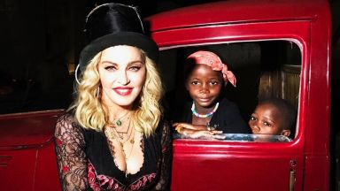 Кралицата на попа на 60! Неповторимата година на Мадона (галерия)