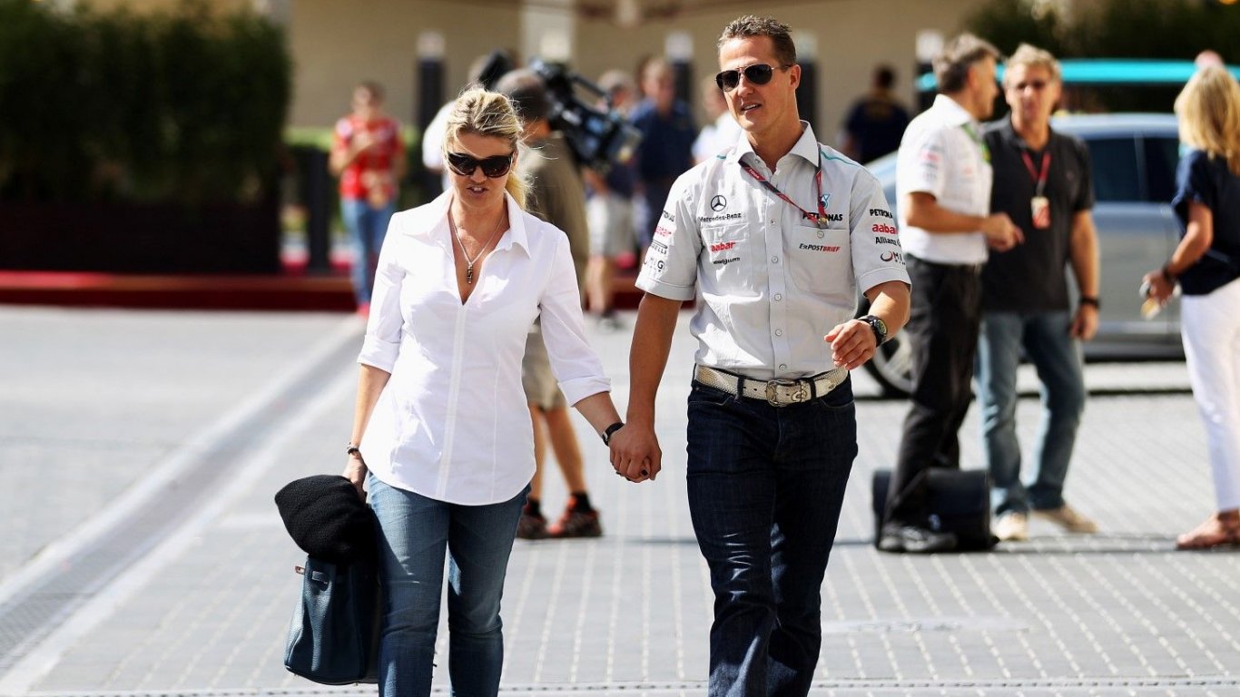 Бившият мениджър на Шумахер нападна съпругата му: Тя крие истината!
