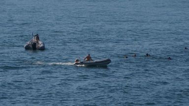 Водолаз е леко пострадал при издирването на децата във Варна   