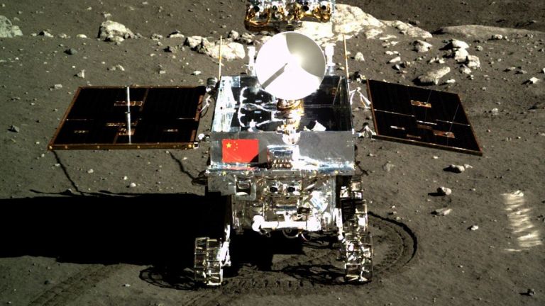 Китай представи роувъра за обратната страна на Луната