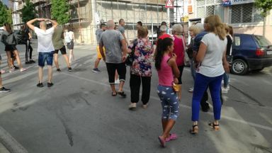 Близки на блъснатите младежи в Петрич блокираха главна улица