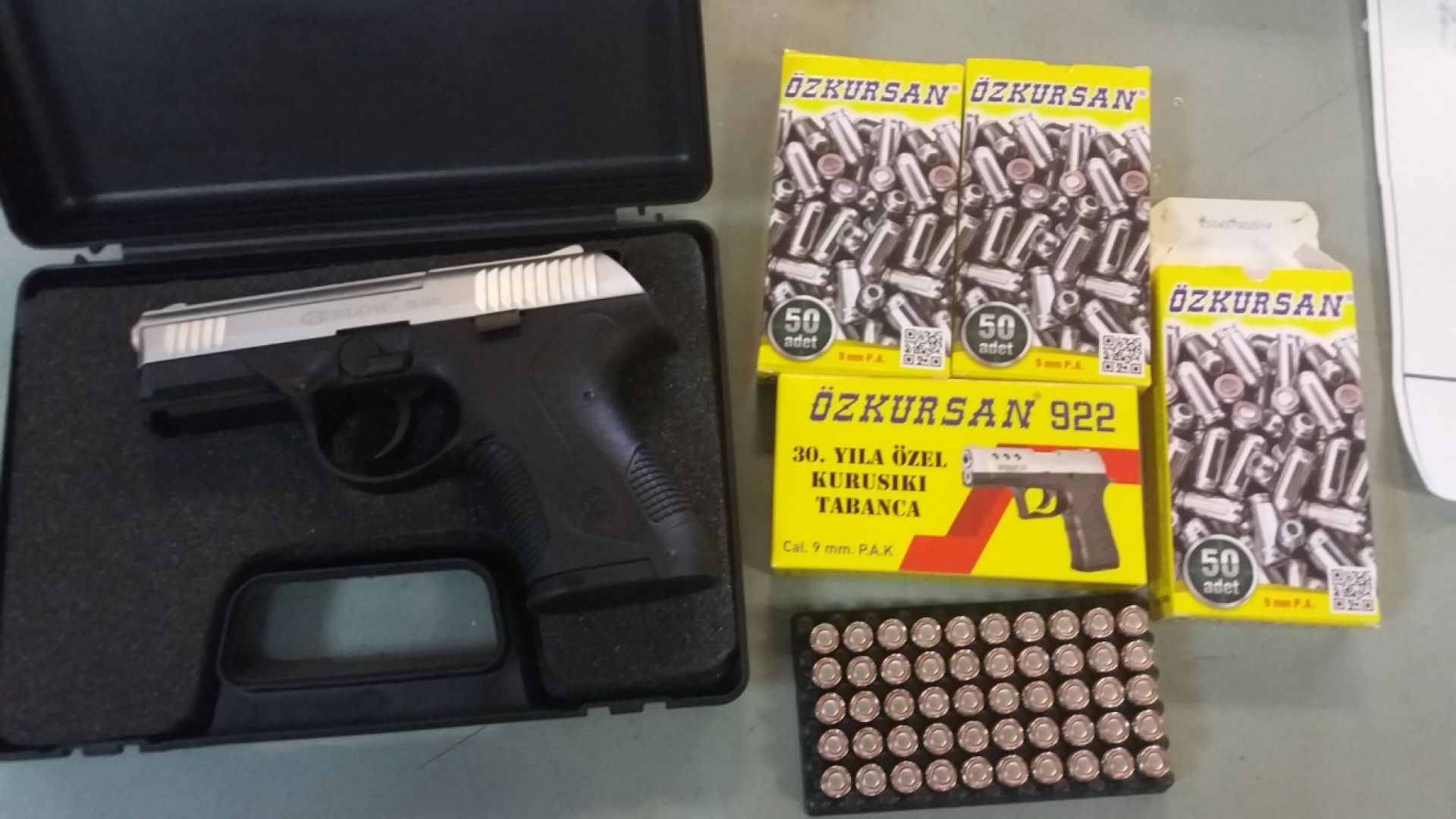 Кражби на дрехи от молове и на вещи от автомобили