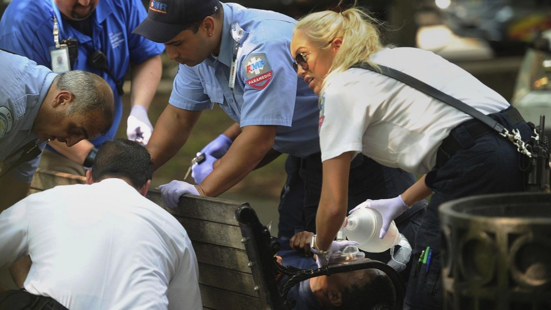 Ужасяваща гледка: 76-има припаднаха от свръхдоза в градския парк на Ню Хейвън