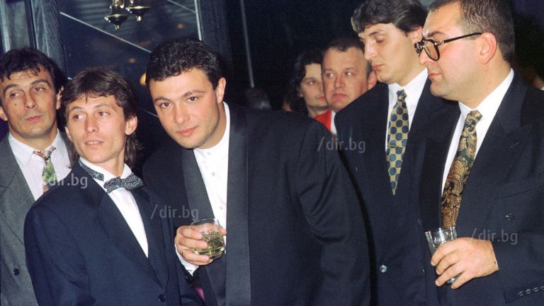 1995 г. Малкия Фатик (крайният вдясно) с Георги Илиев и Николай Цветин ...
