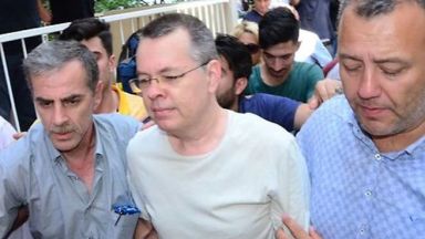 Сделка или не: Пастор Брансън вече е свободен и може да напусне Турция