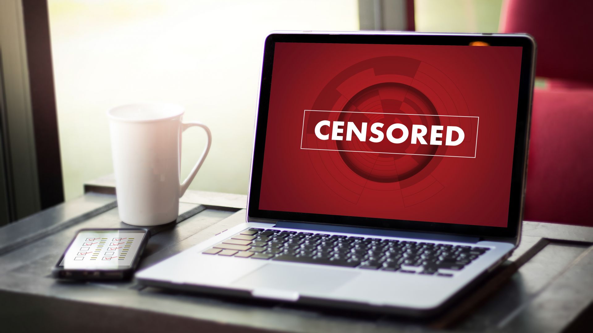 Лондон ще цензурира постове, които счита за вредни