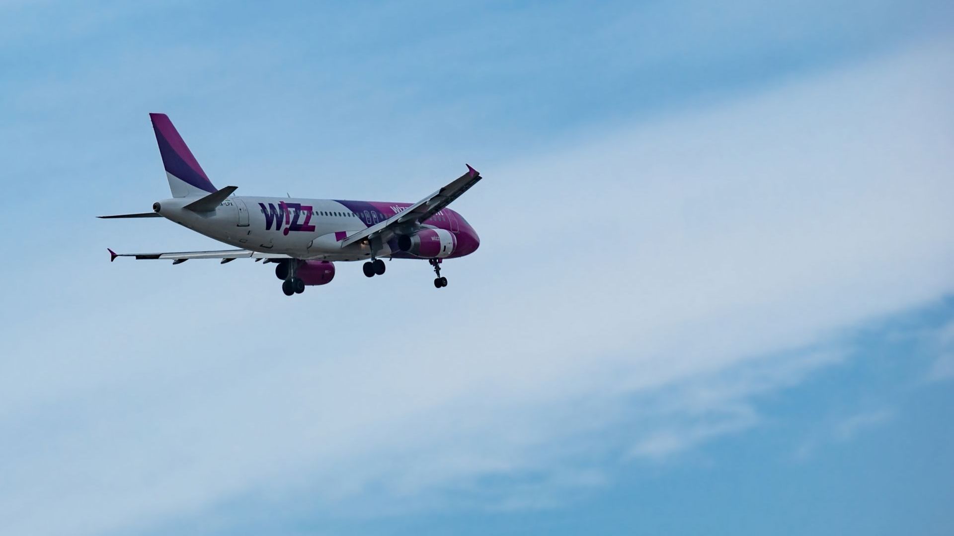 Нискобюджетната компания Wizz Аir Уизеър преустановява от полетите между София