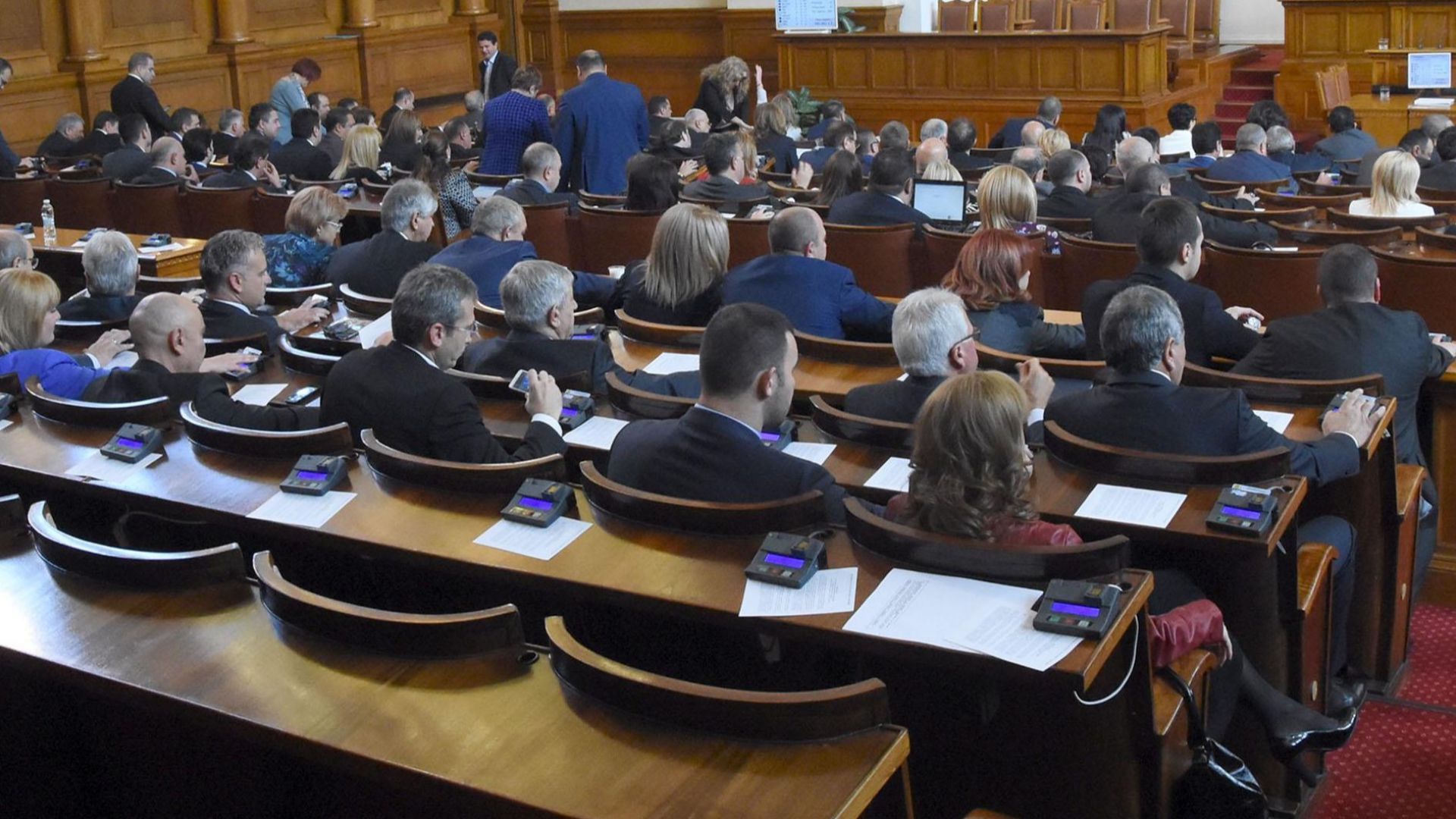 Парламентът ще гласува утре вота на недоверие към Министерския съвет