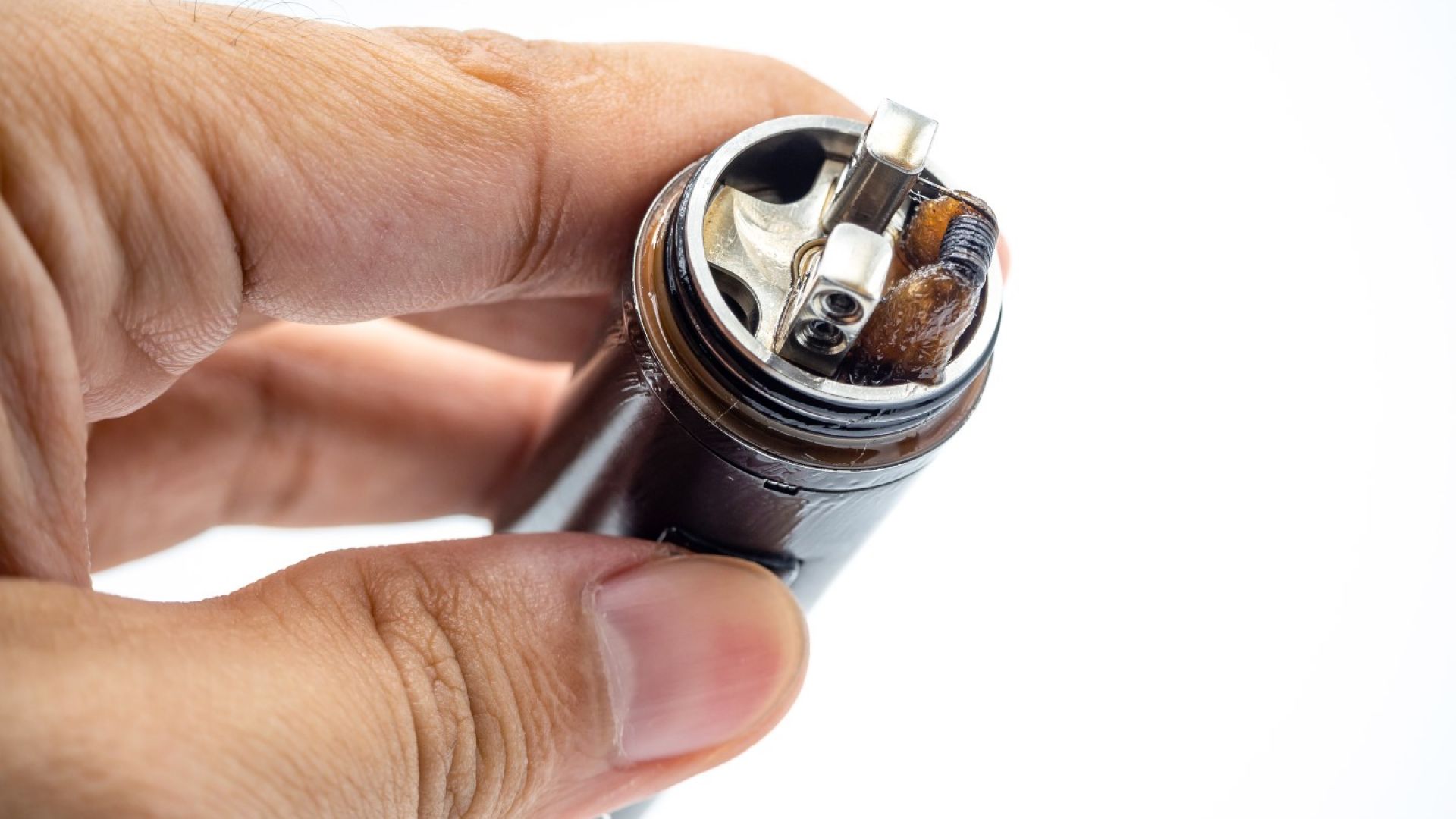 Британски експерти: Електронните цигари са 95% по-малко вредни от обикновените
