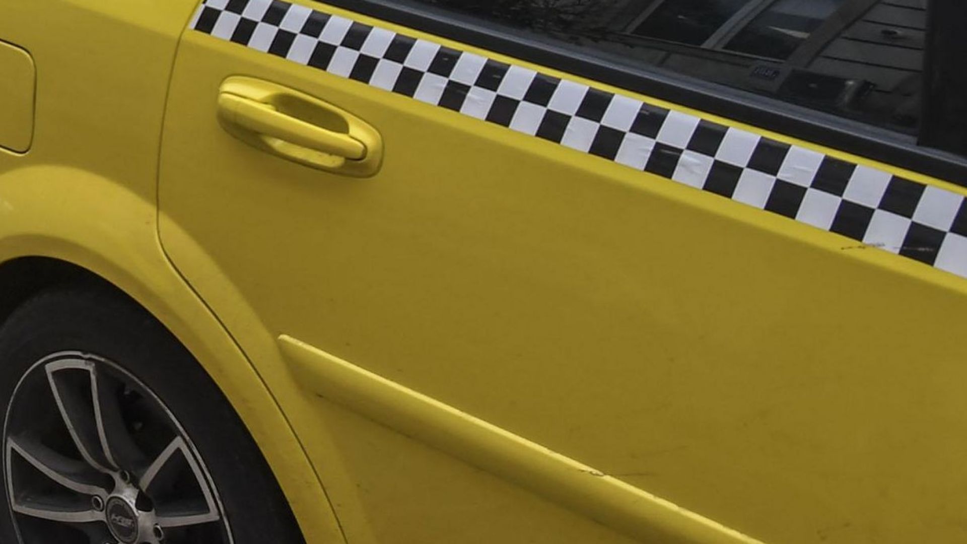 Такситата в Пловдив да плащат и през следващата година 750