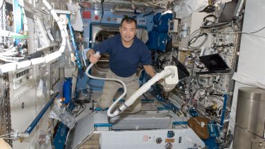Японски астронавт: В космоса най-важното нещо е тоалетната!