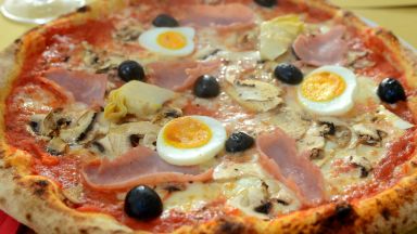 Над 170 души са потърсили медицинска помощ след като яли