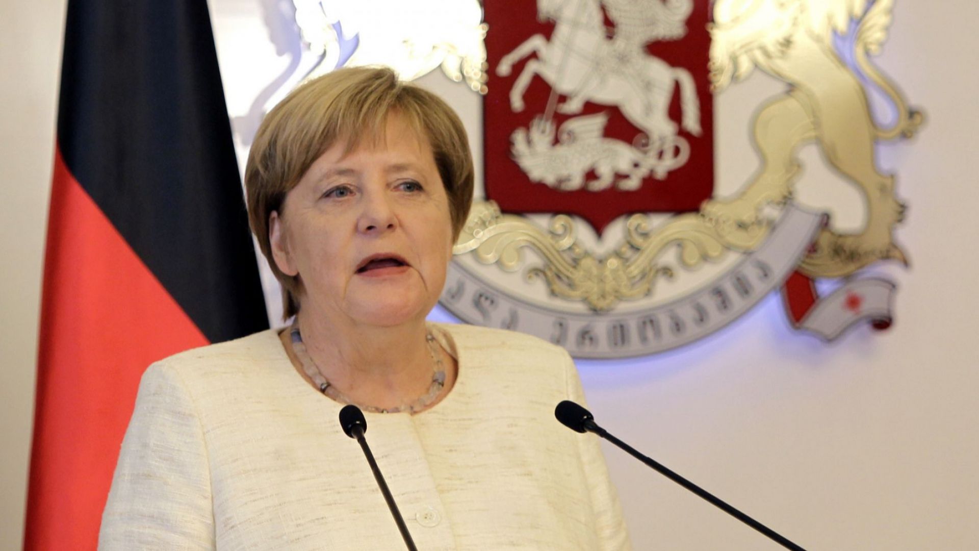 Меркел: "Северен поток 2" няма да ни направи зависими от Русия