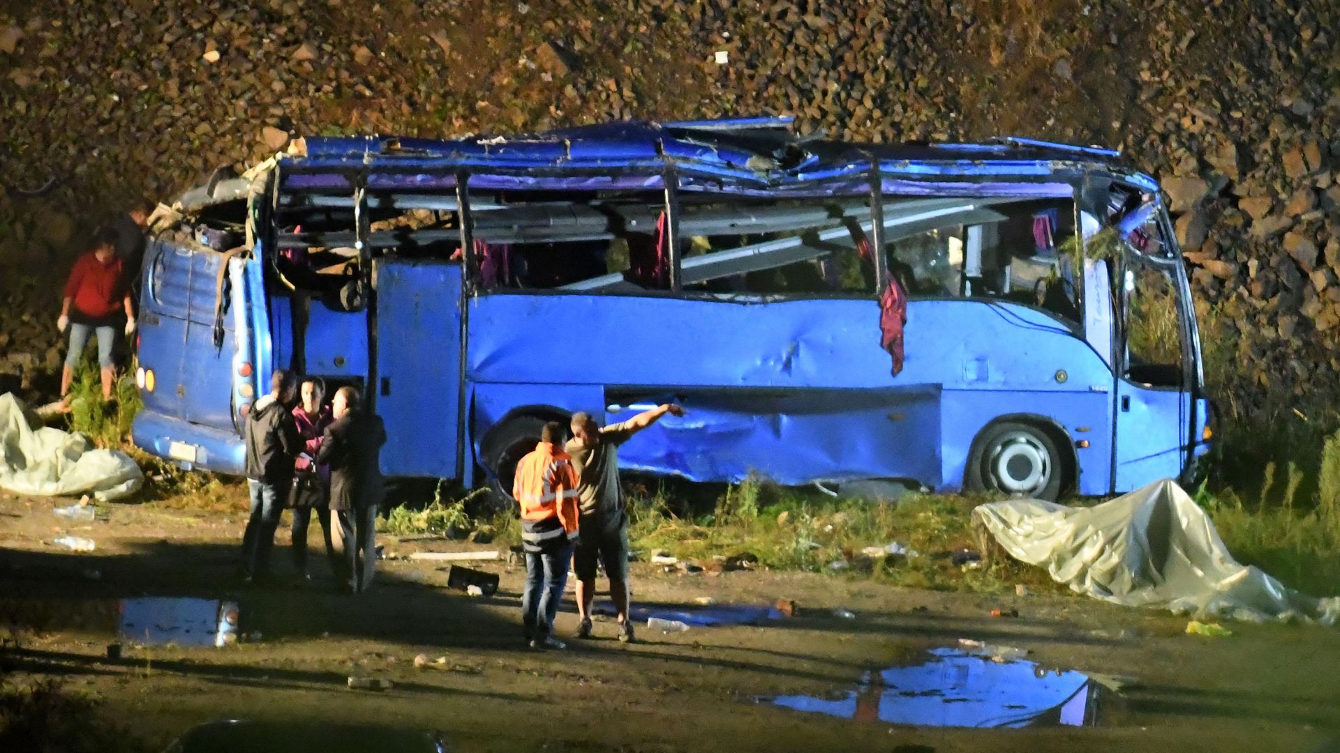 Софийската градска прокуратура повдигна обвинения на още 6 души за автобусната катастрофа
