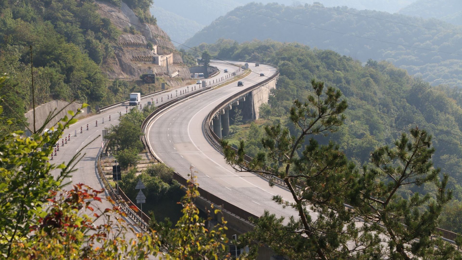 От днес до 1 април движението по пътя Ботевград