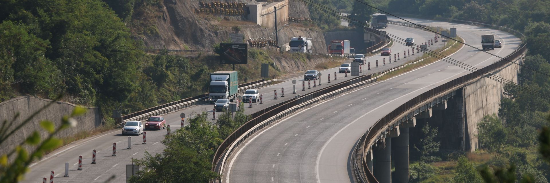 Мостове в риск: Вода подрива един от виадуктите след Витиня