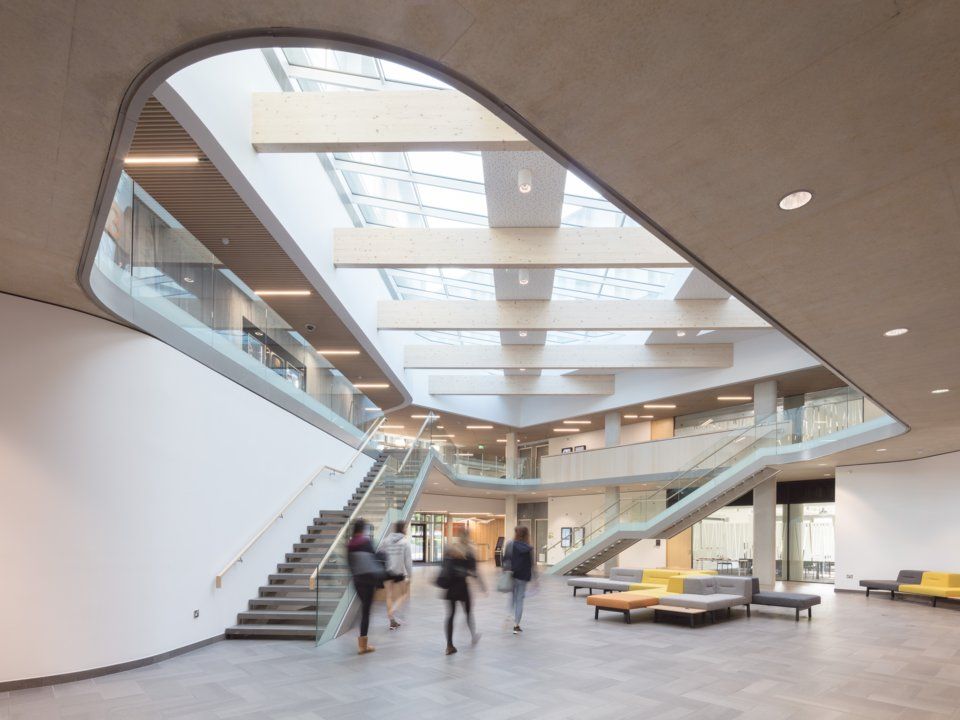 Университетът Кент в Sibson Building Архитект: Пенойър и Прасад