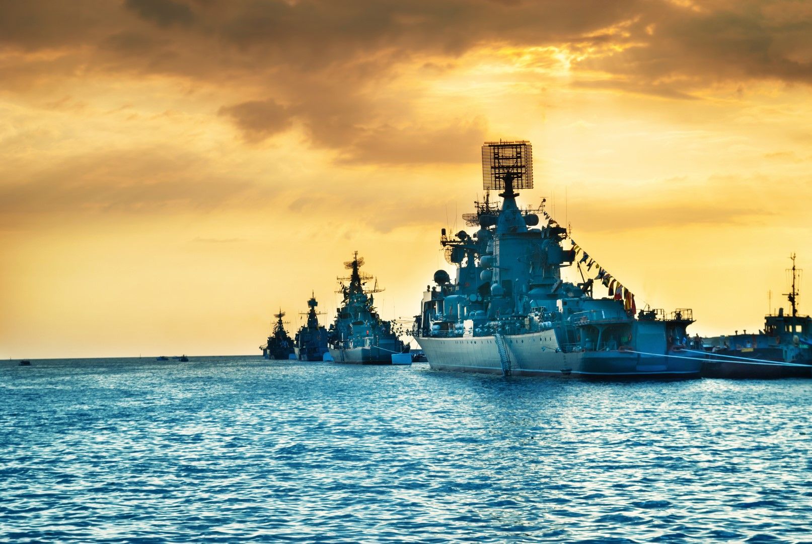 Мощен руски военен флот се намира край бреговете на Сирия