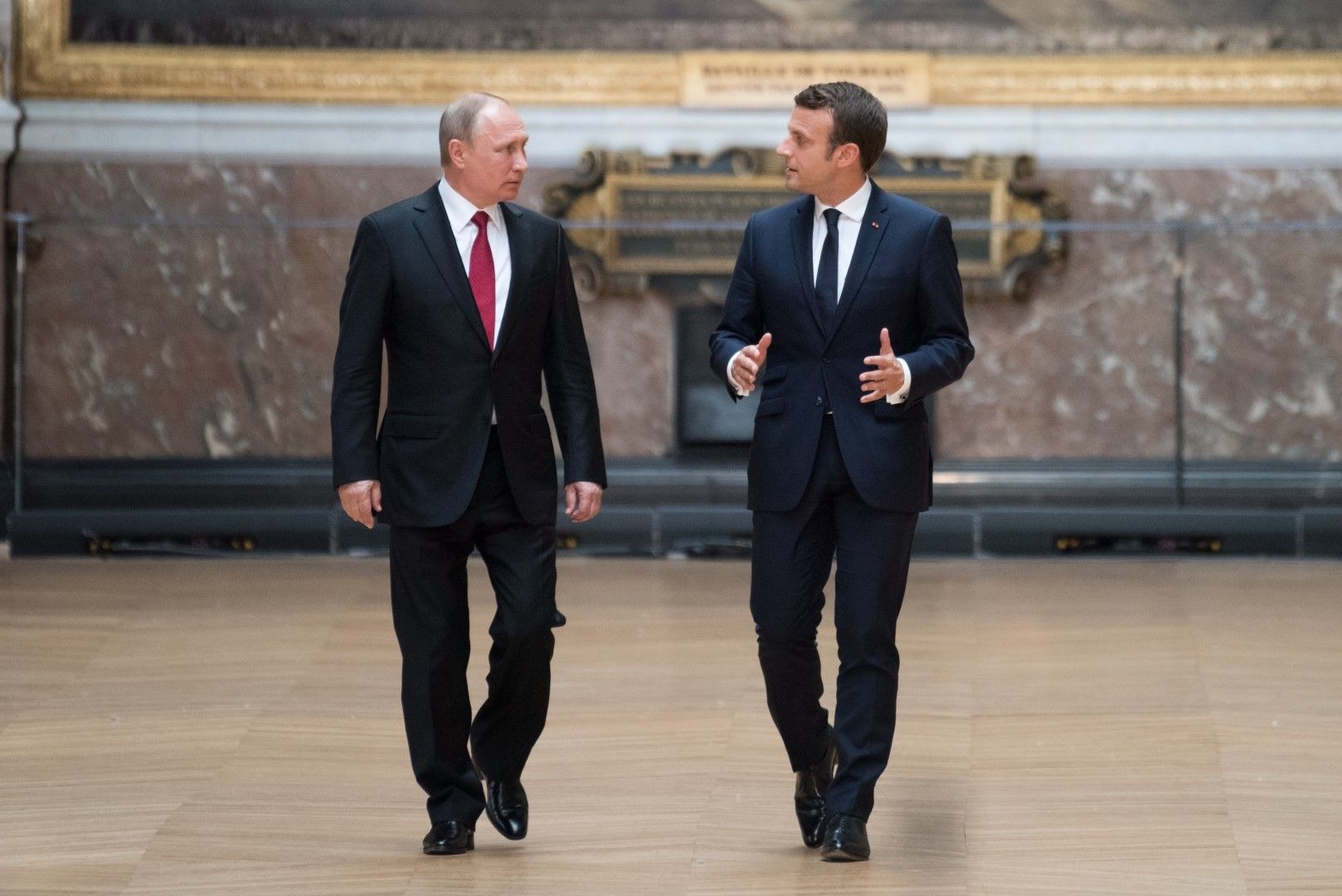 Владмири Путин и Еманюел Макрон вече се видяха в Париж през 2017 г. 