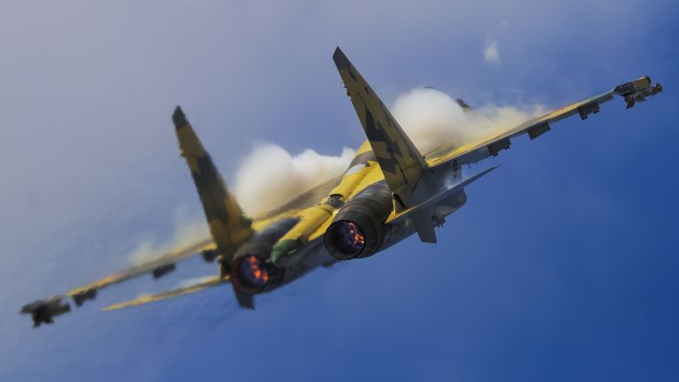 "Руските витязи" минават на новите Су-35С