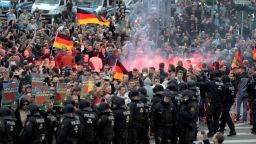 Полицията е съдействала на десните в Кемниц ?