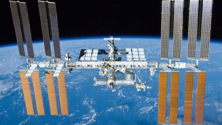 Правят голяма оранжерия на Международната космическа станция