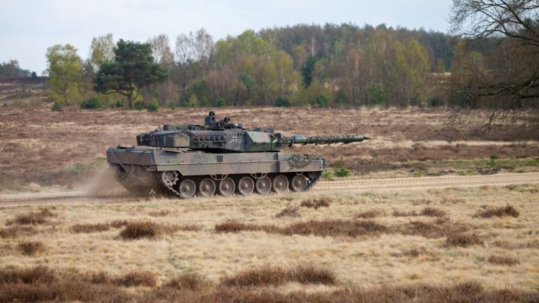 Кои страни от НАТО в Европа притежават танкове "Леопард-2"