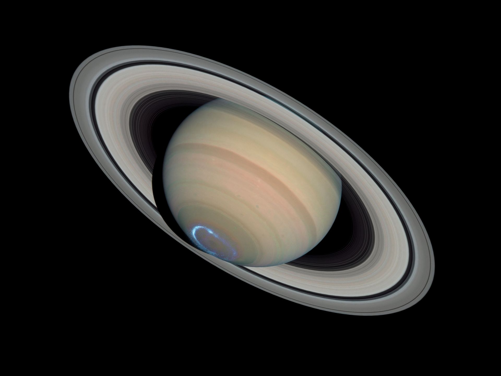 Полярно сияние на Сатурн