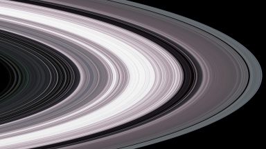 Пръстените на Сатурн се оказаха още по-загадъчни