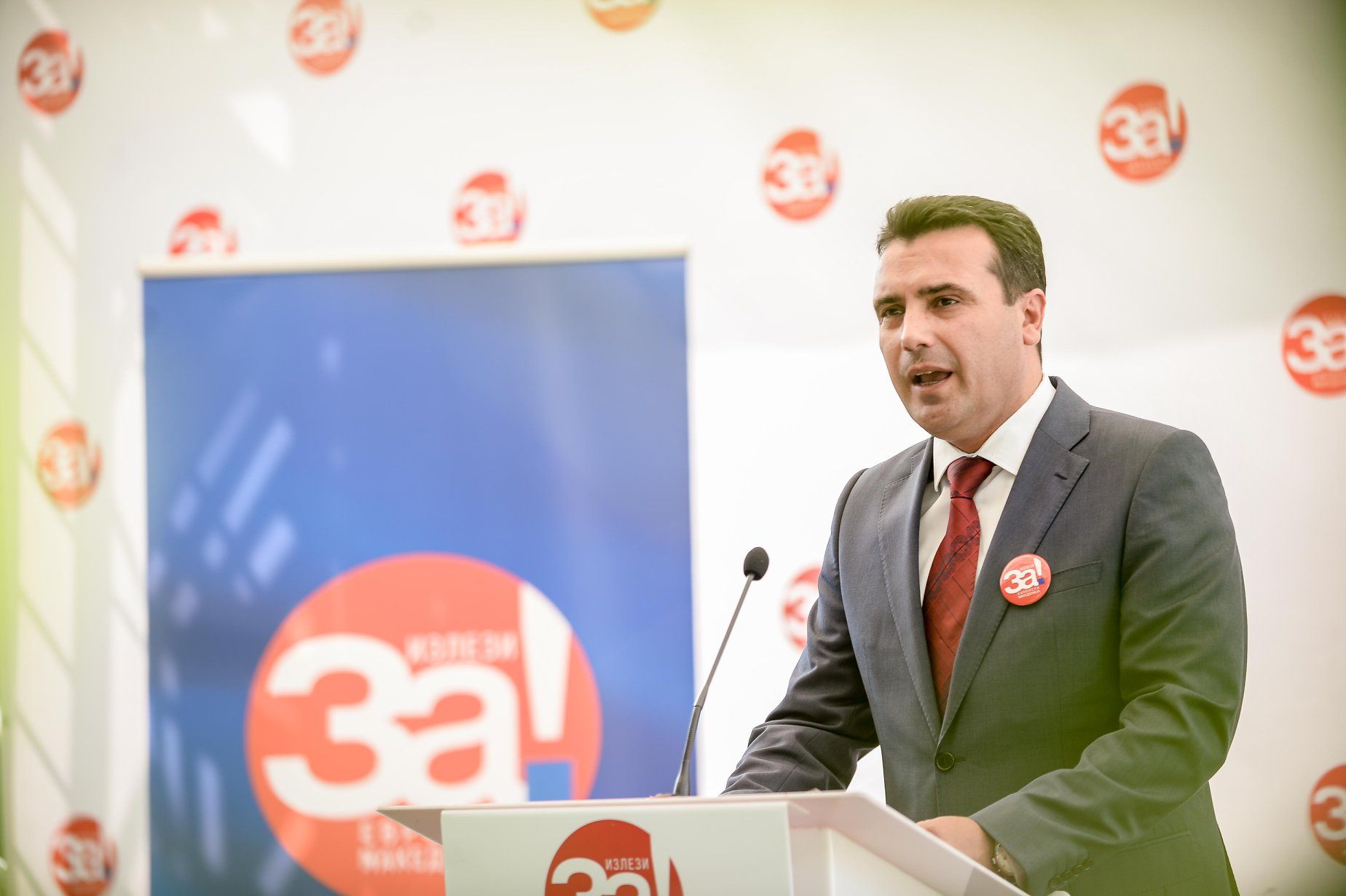 Македонският премиер стартира кампанията за референдума на 30 септември 