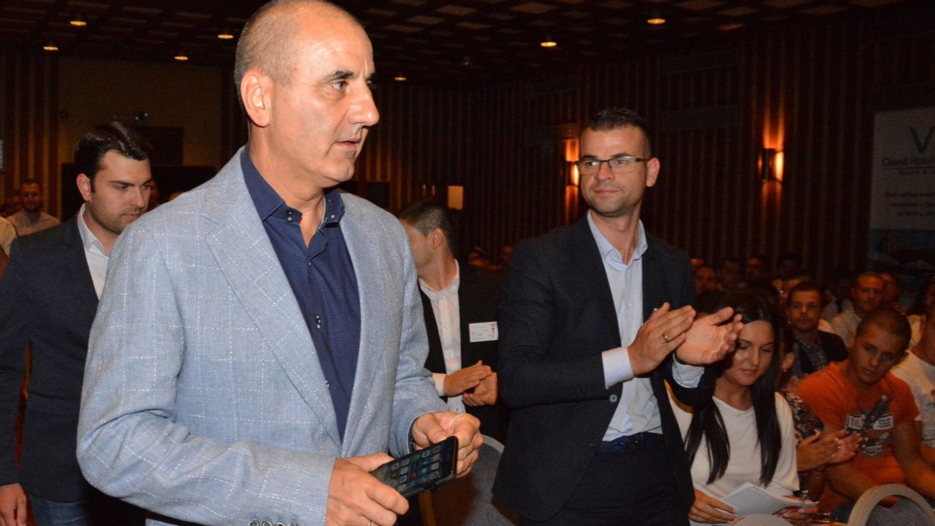 Президентската институция си търси поредния опит за конфронтация с изпълнителната