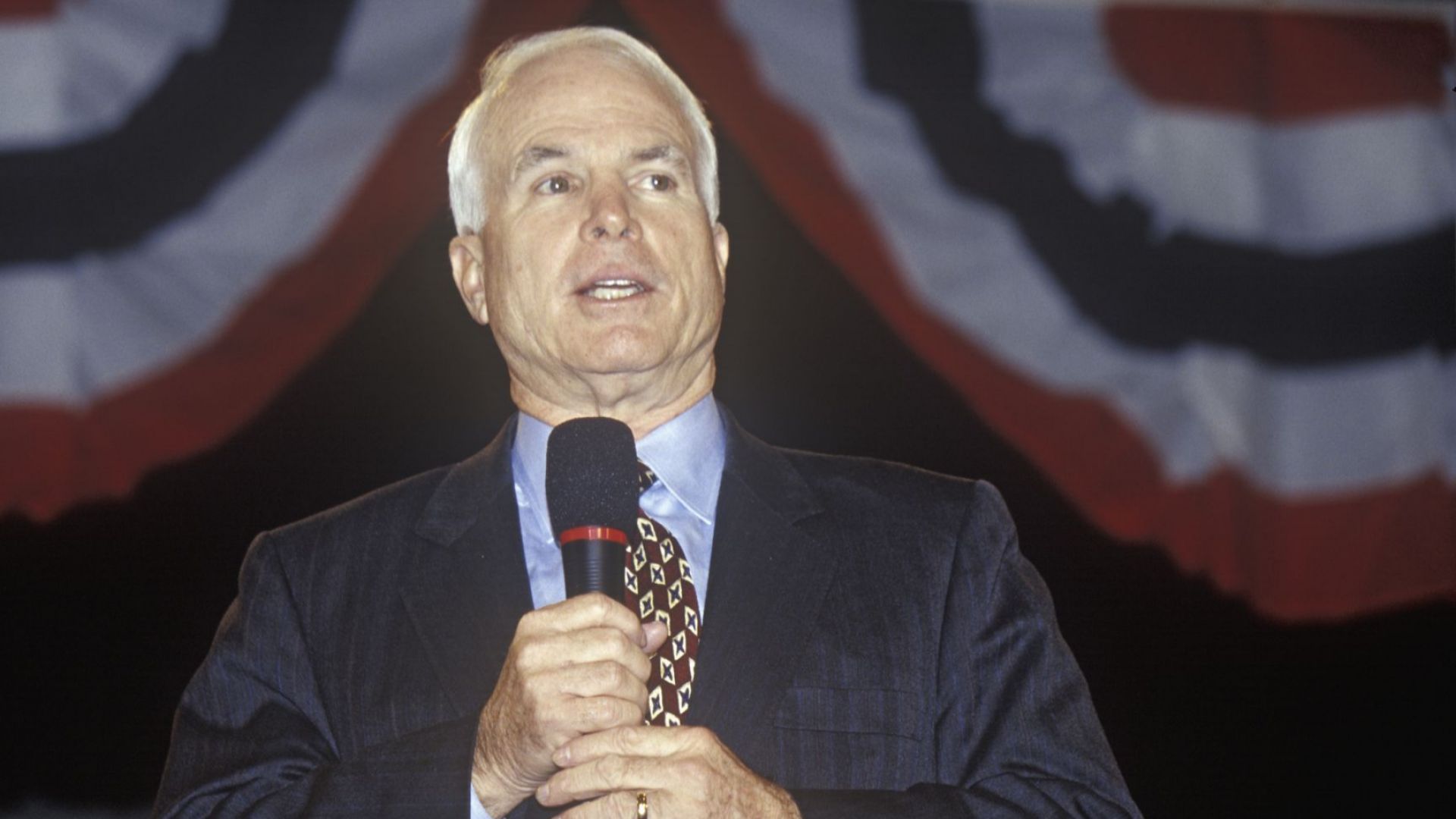 В Националната катедрала във Вашингтон започна траурната служба за дългогодишния