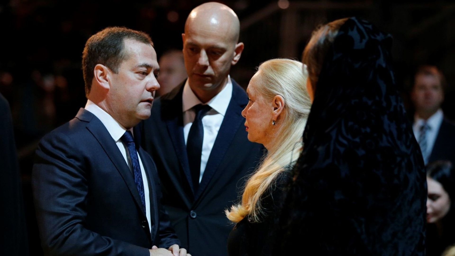 Министър председателят на Русия Дмитрий Медвед също уважи траурната церемония 