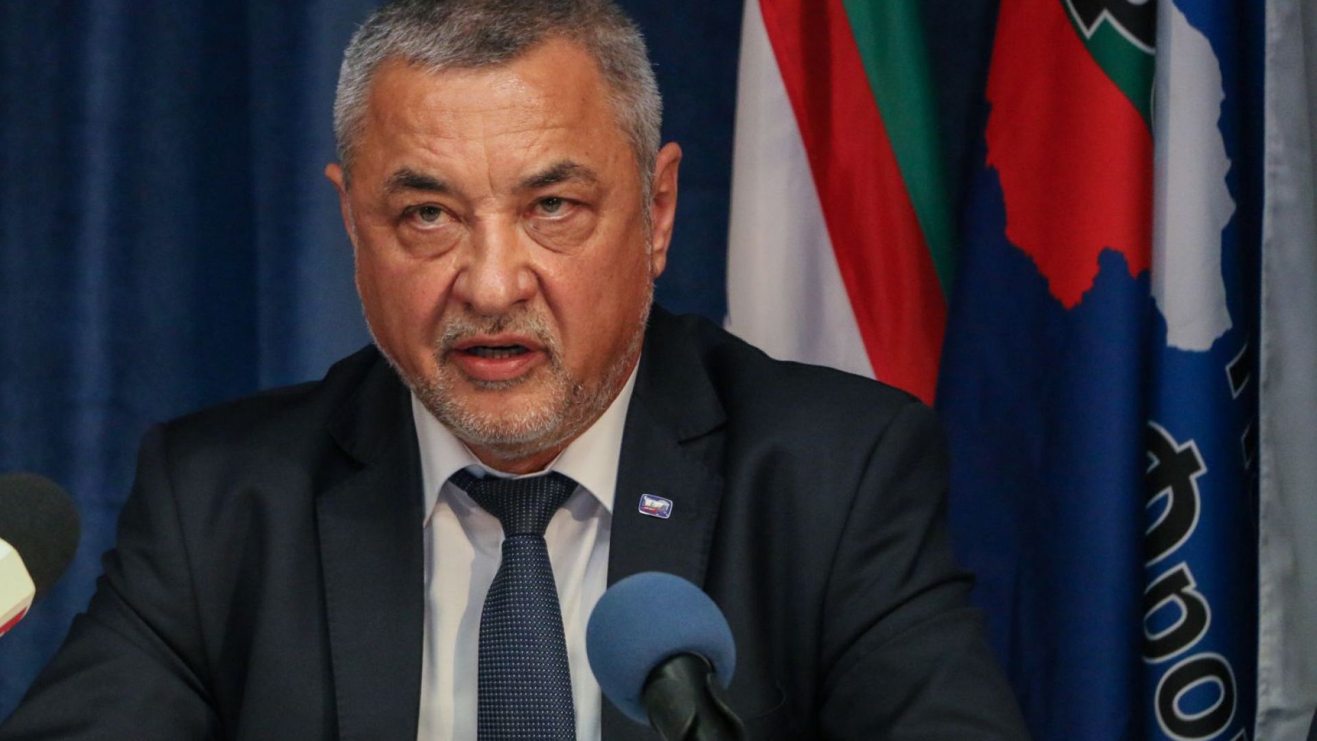 Вицепремиерът Валери Симеонов отправи запитване към Националната служба за охрана