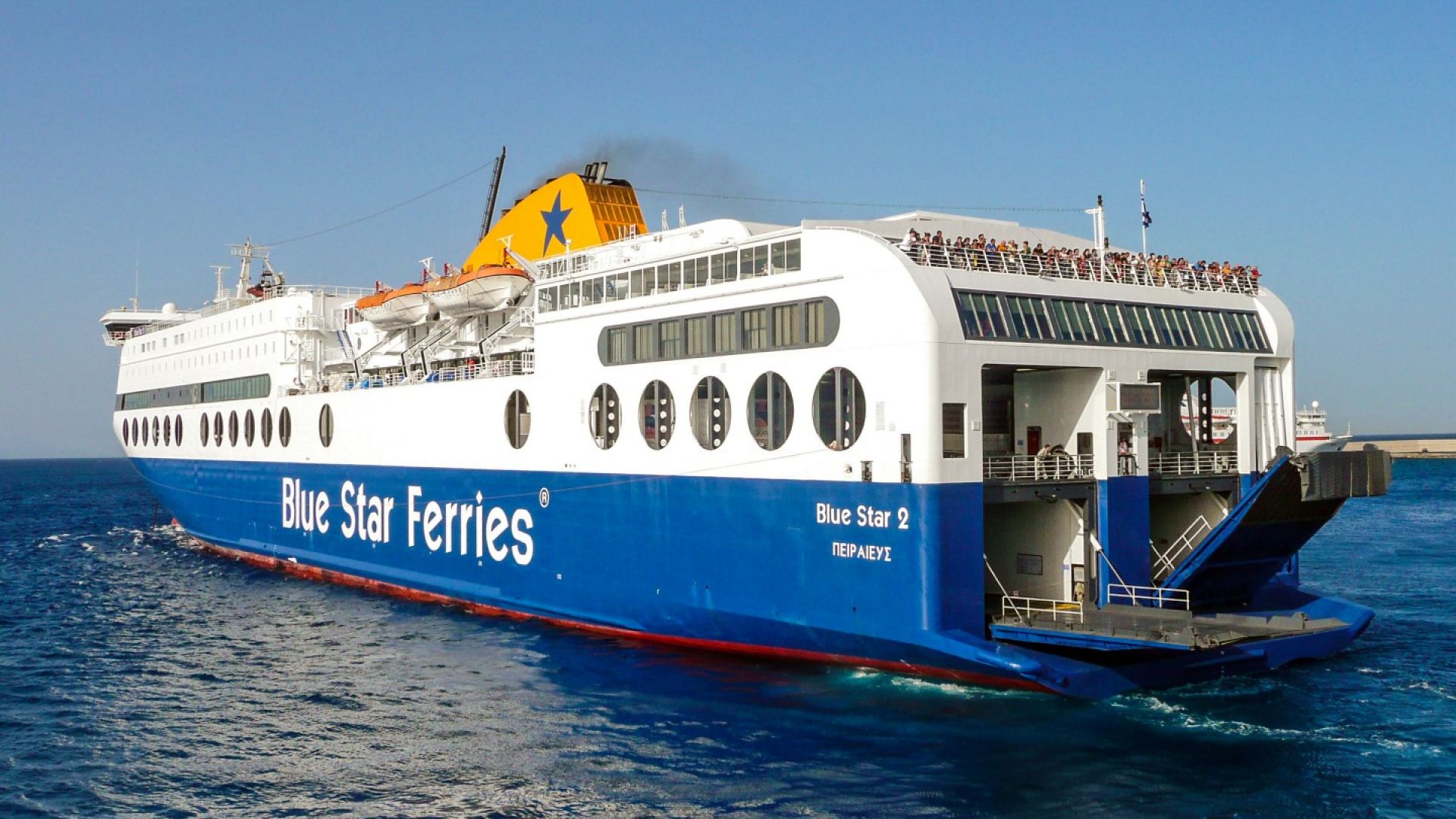 Поради продължаващата и във вторник стачка на Общогръцката морска федерация