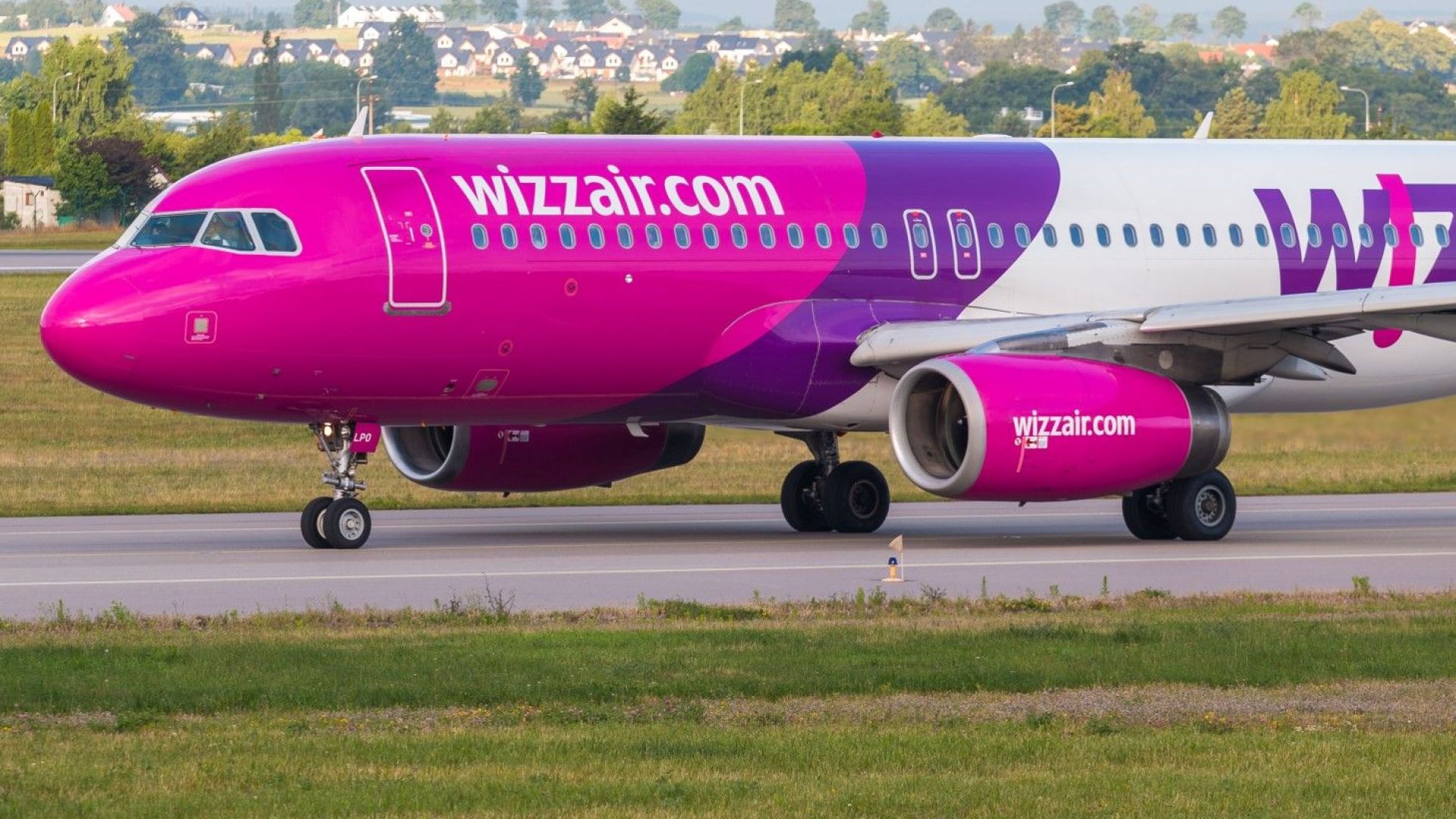Wizz Air спира полетите от София и Варна до Милано