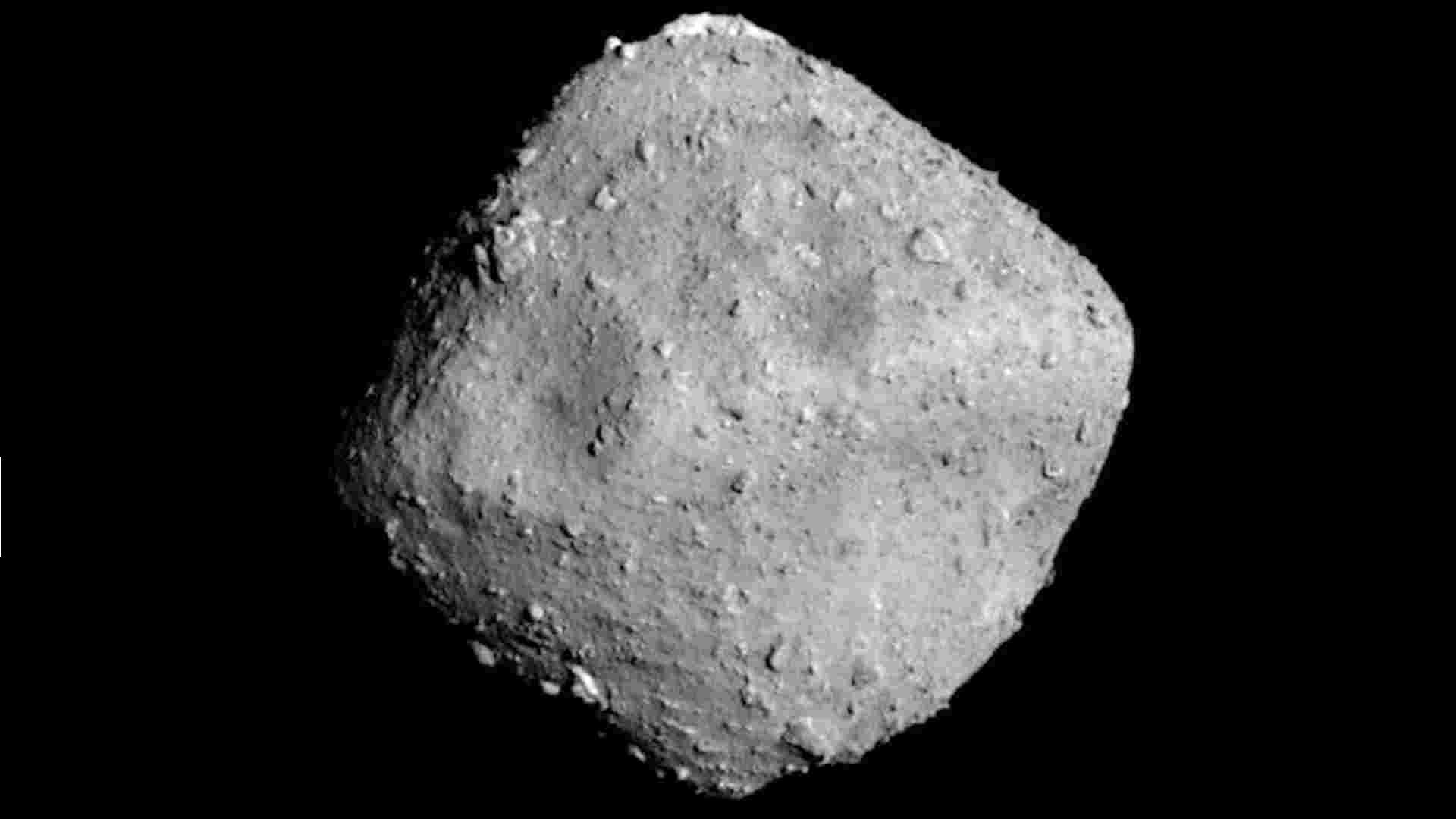 Сондата на НАСА вече е около астероида Бену 
