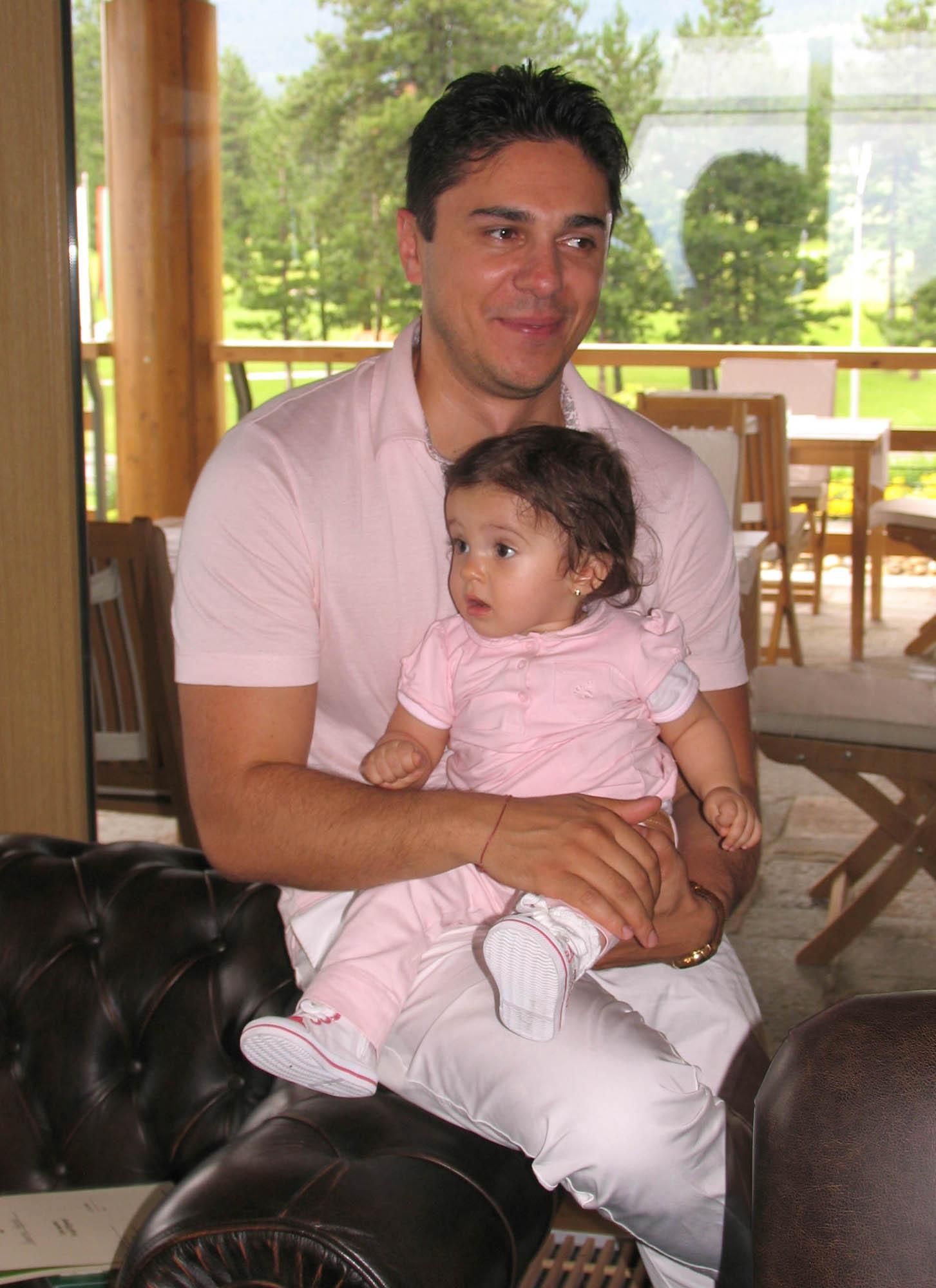Димитър Андонов с дъщеря си Марая