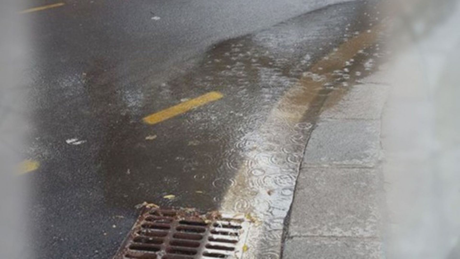 При първия септемврийски дъжд се оказа че водата трудно се