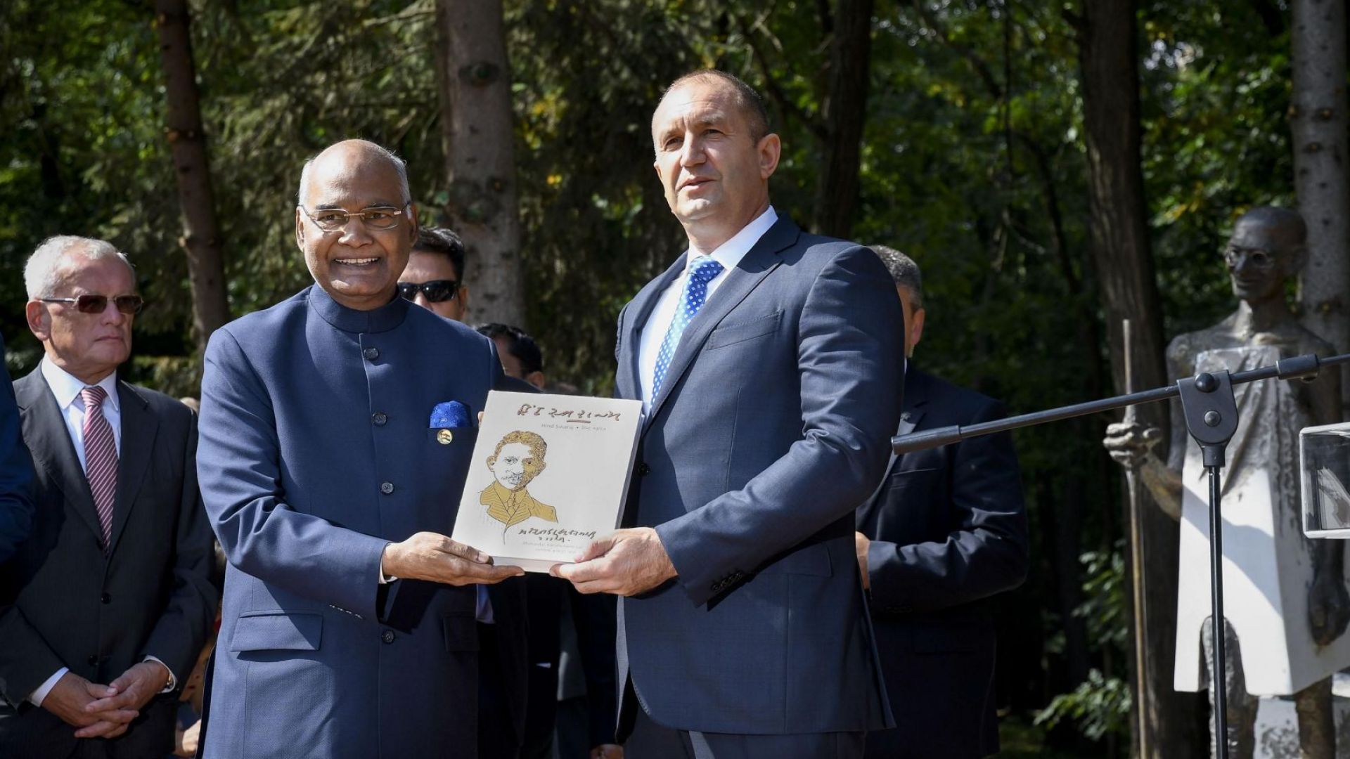 Модерна Индия и днес се ръководи в изграждането на съвременната