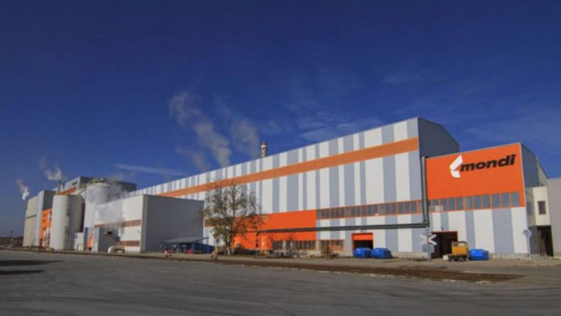 При рутинни ремонтни дейности на вакуумна изпарителна станция в Монди Стамболийски