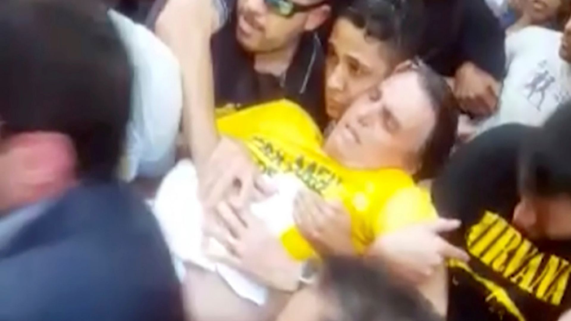 Водещият кандидат за президент на Бразилия Жаир Болсонаро е в