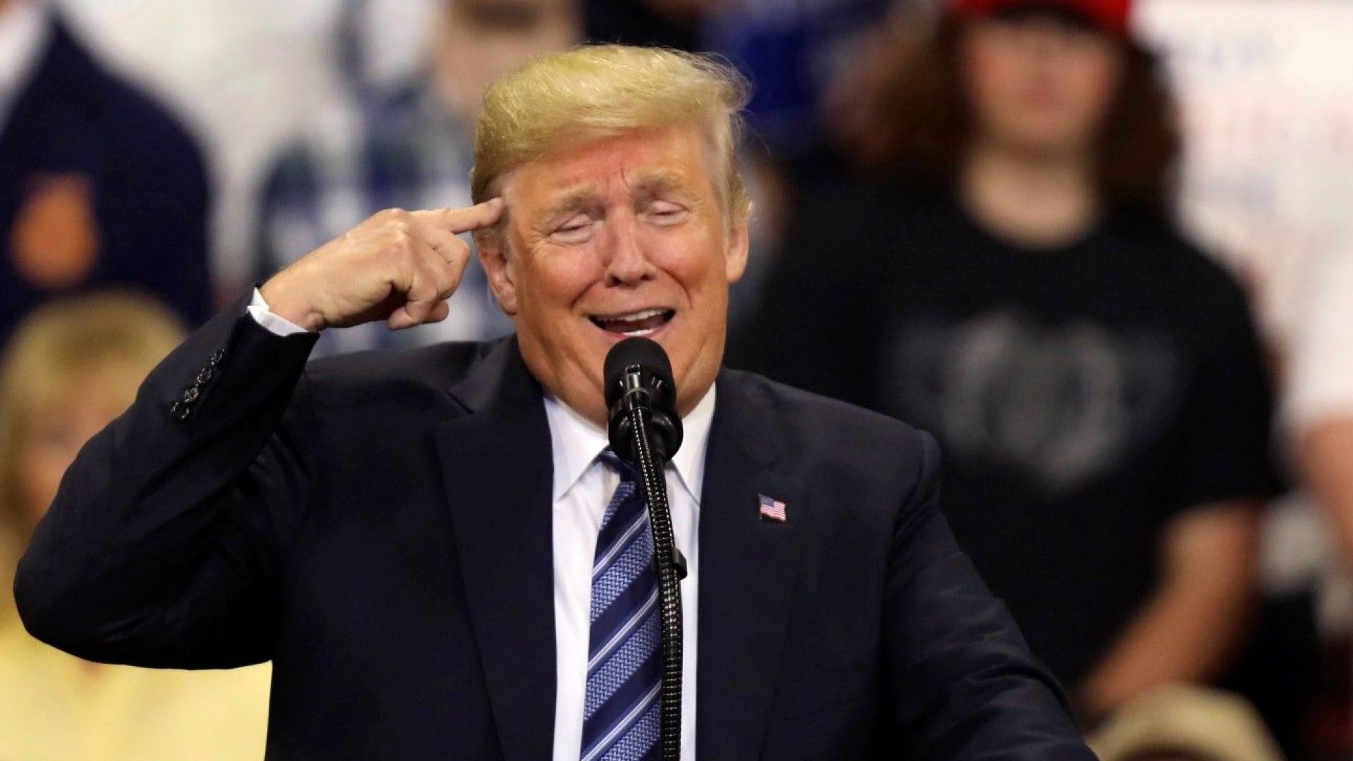 Анонимният коментар на неназован служител от администрацията на президента Доналд