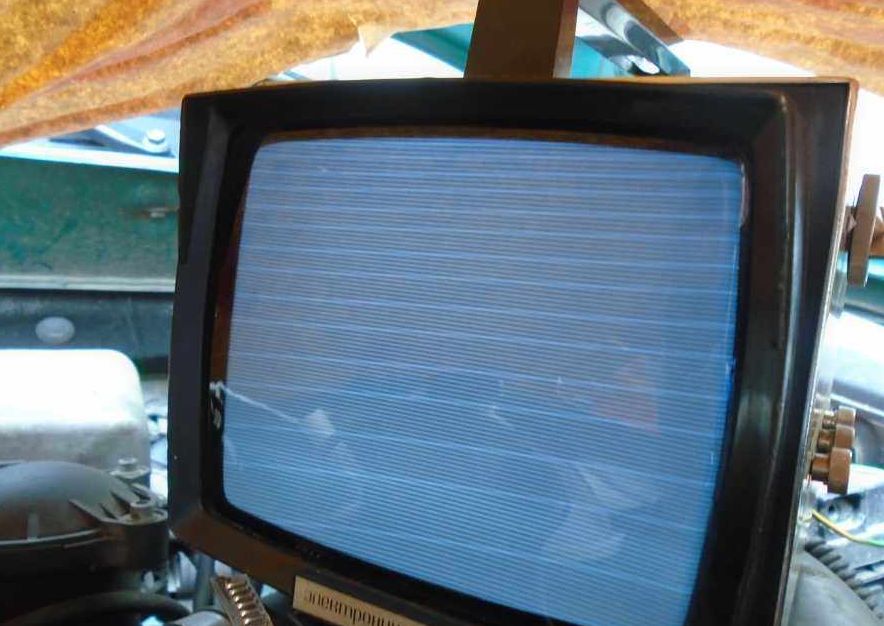 Преносимият телевизор "Електроника ВЛ-100"