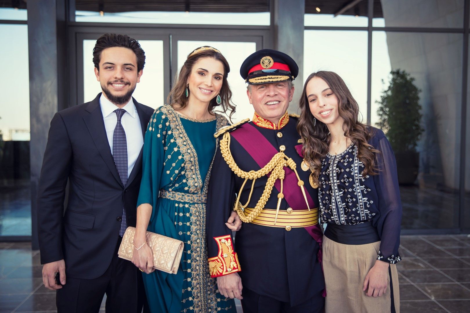 Йорданският принц Хусейн (вляво)