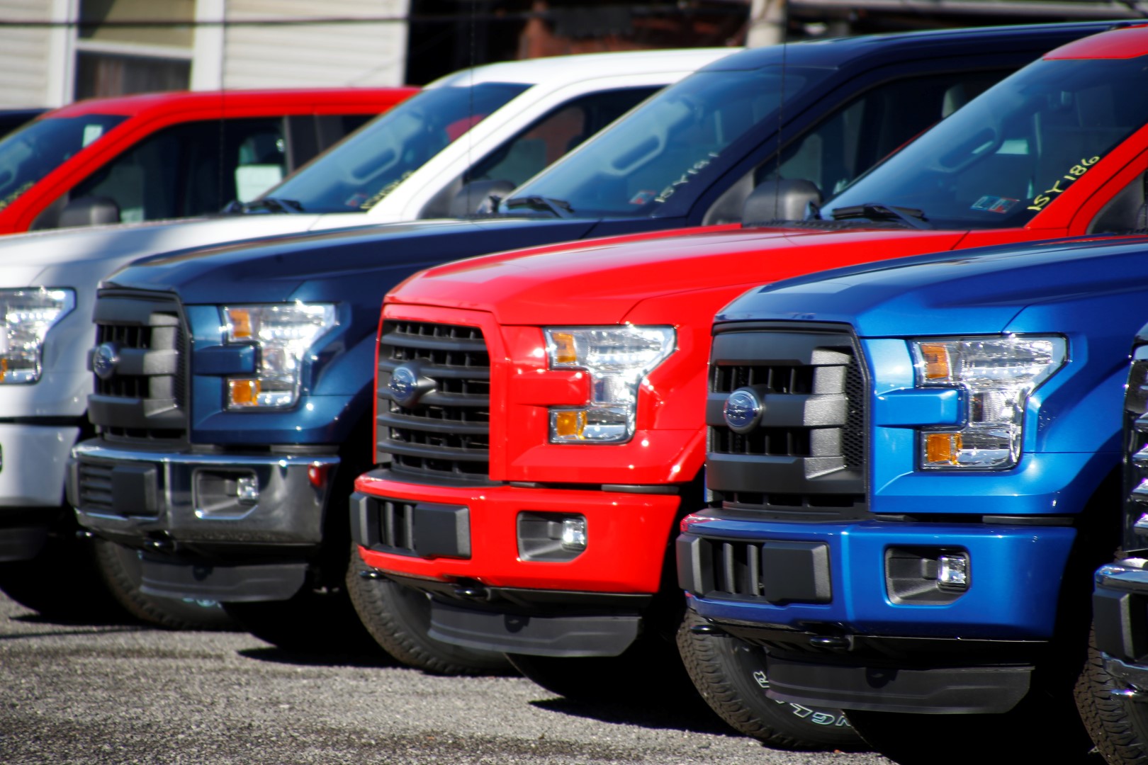 Форд изтегля 2 млн. пикапа заради опасност от пожар